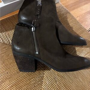 Frye Sz6 NWT Women's Judith double zip Dark Brown Suede Leather Ankle Boots